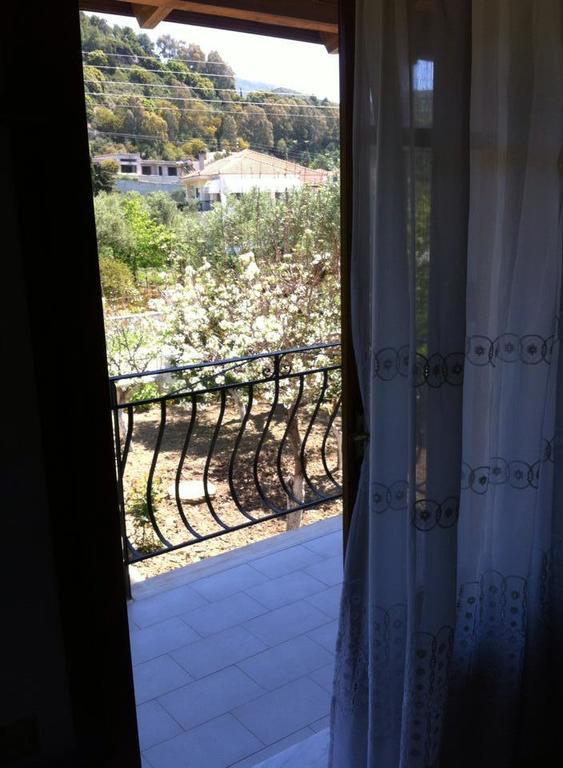 Spyros Apartments Kalamákion Rom bilde