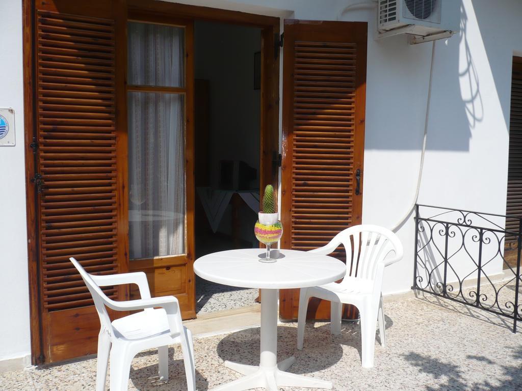 Spyros Apartments Kalamákion Rom bilde